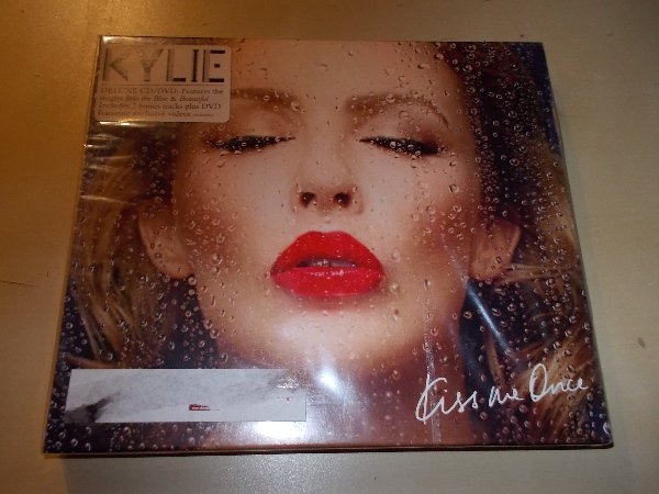 Kylie Minogue - Kiss Me Once (CD-DVD)