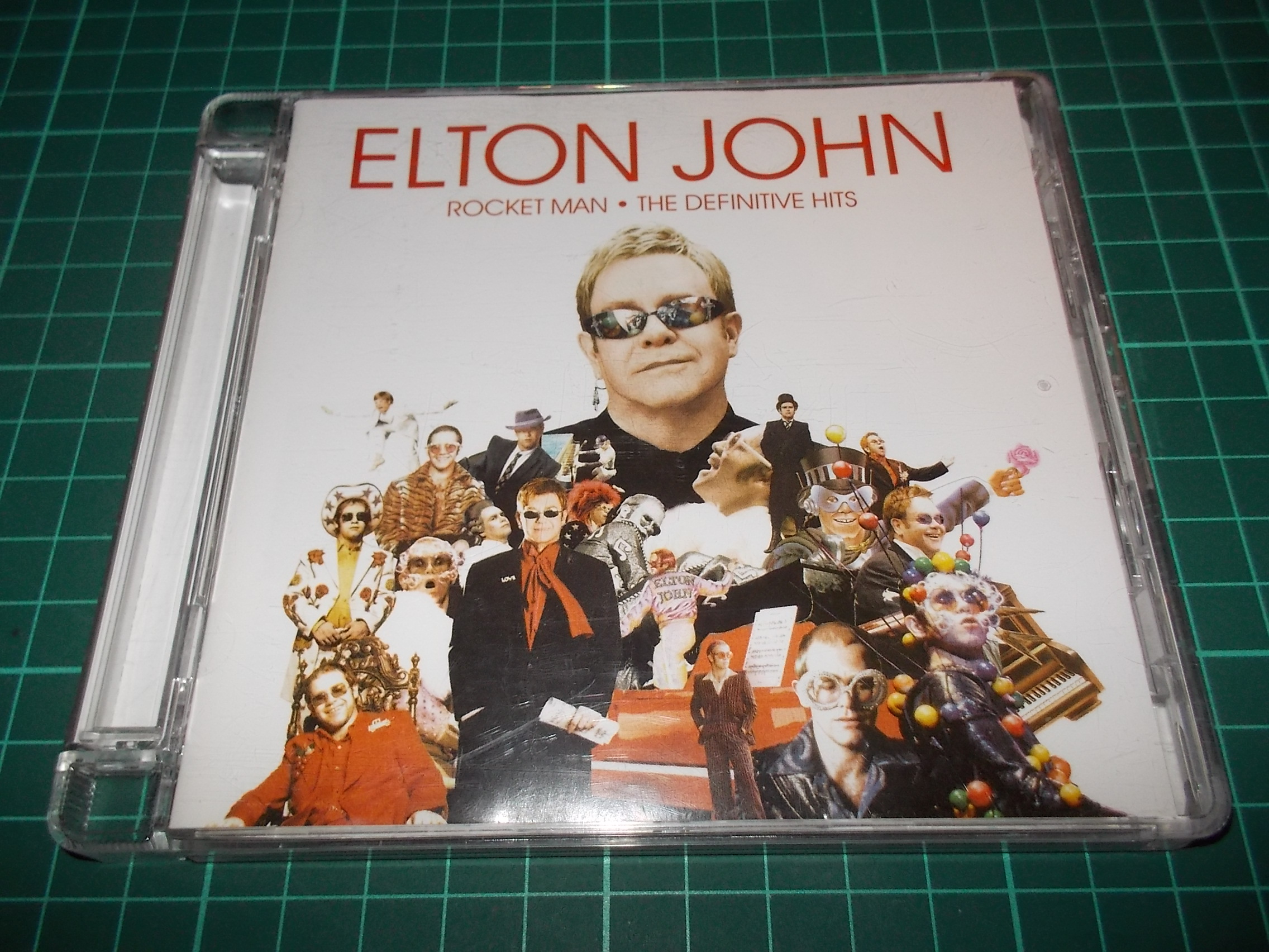ELTON JOHN - ROCKET MAN - THE DEFINITIVE HITS (CD) BAZAR