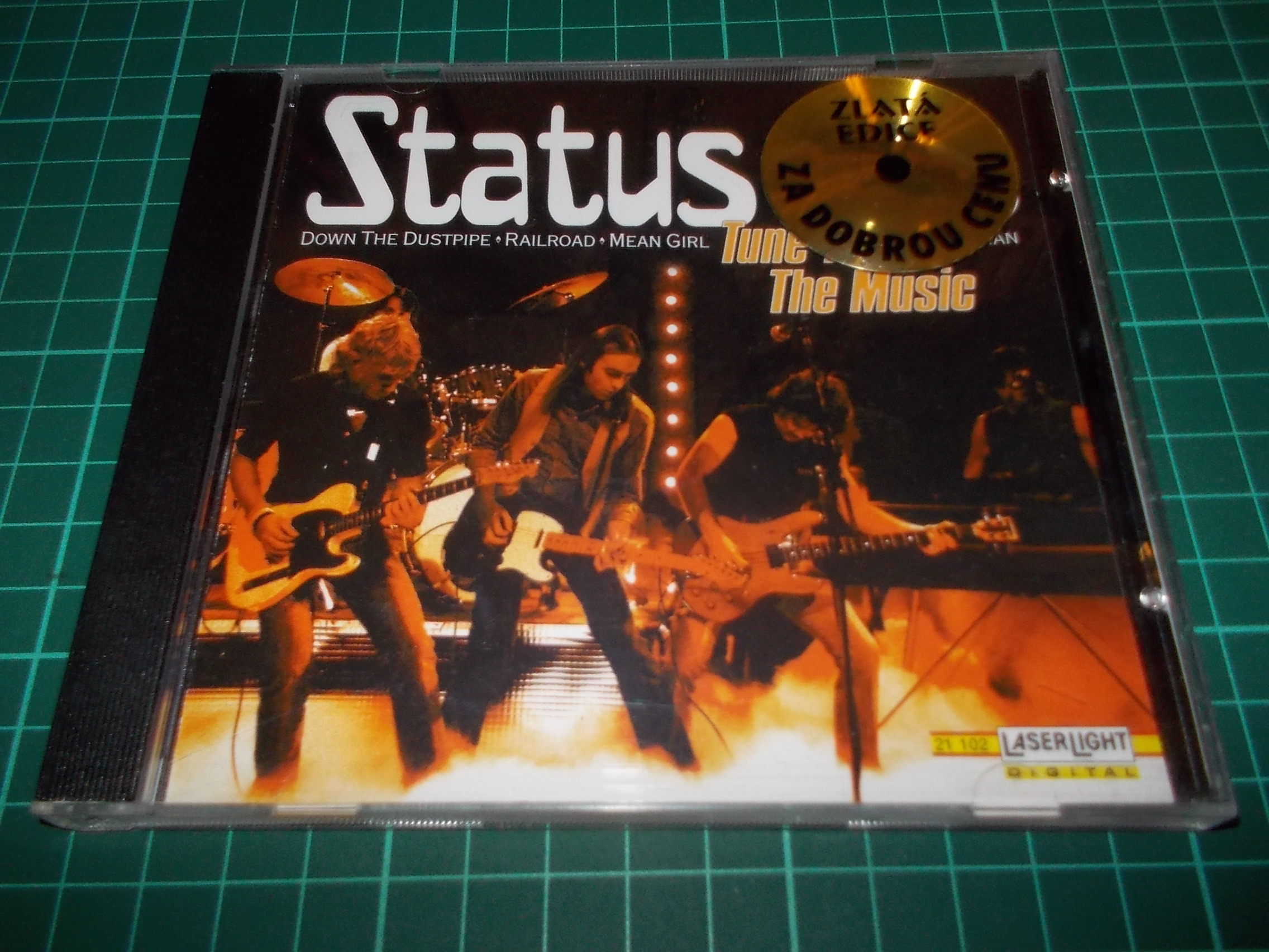 STATUS QUO - TUNE TO THE MUSIC (CD) BAZAR ROZBALENO