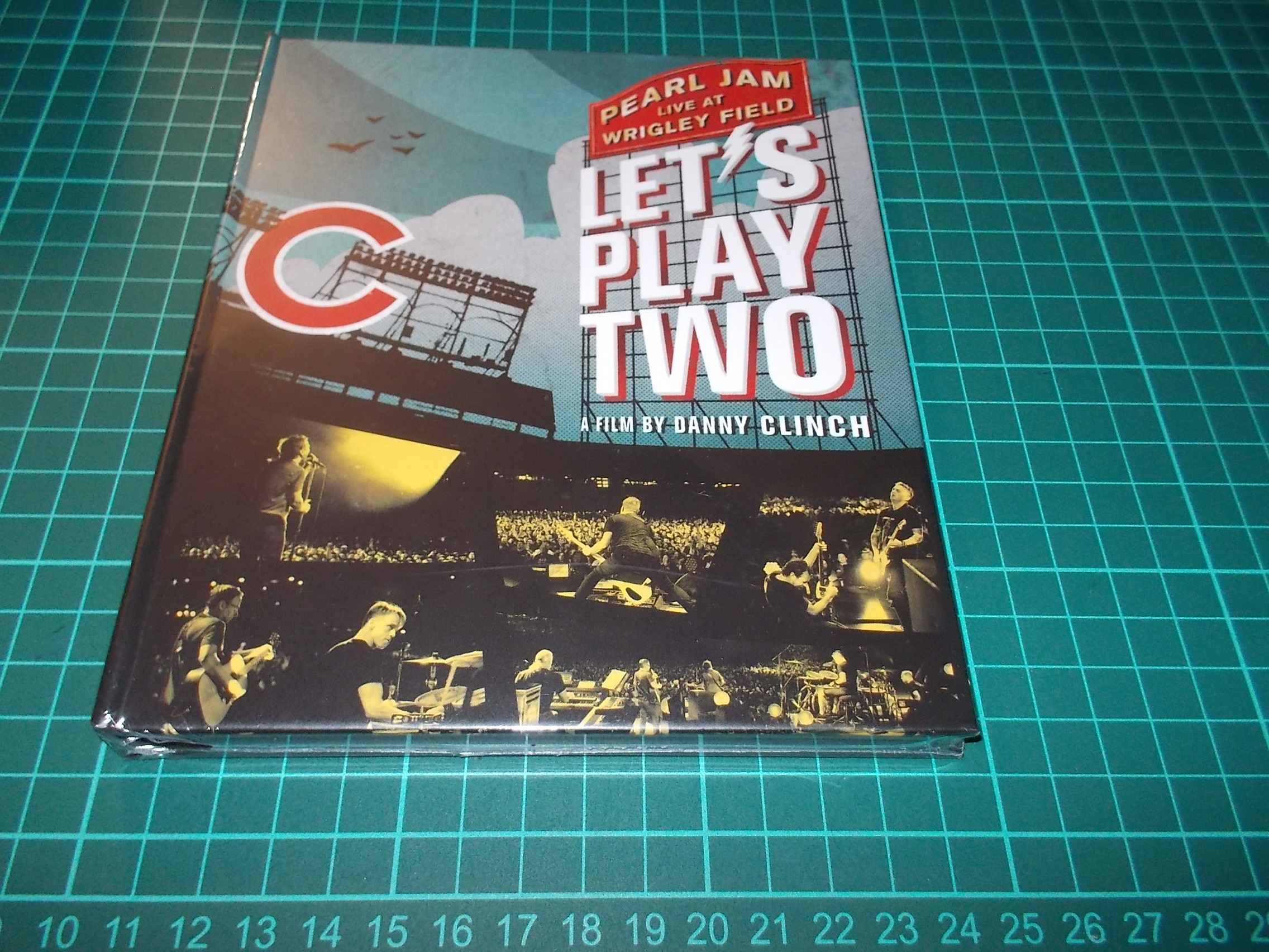 Pearl Jam - Let´s Play Two (Blu-ray) Hardback Cover