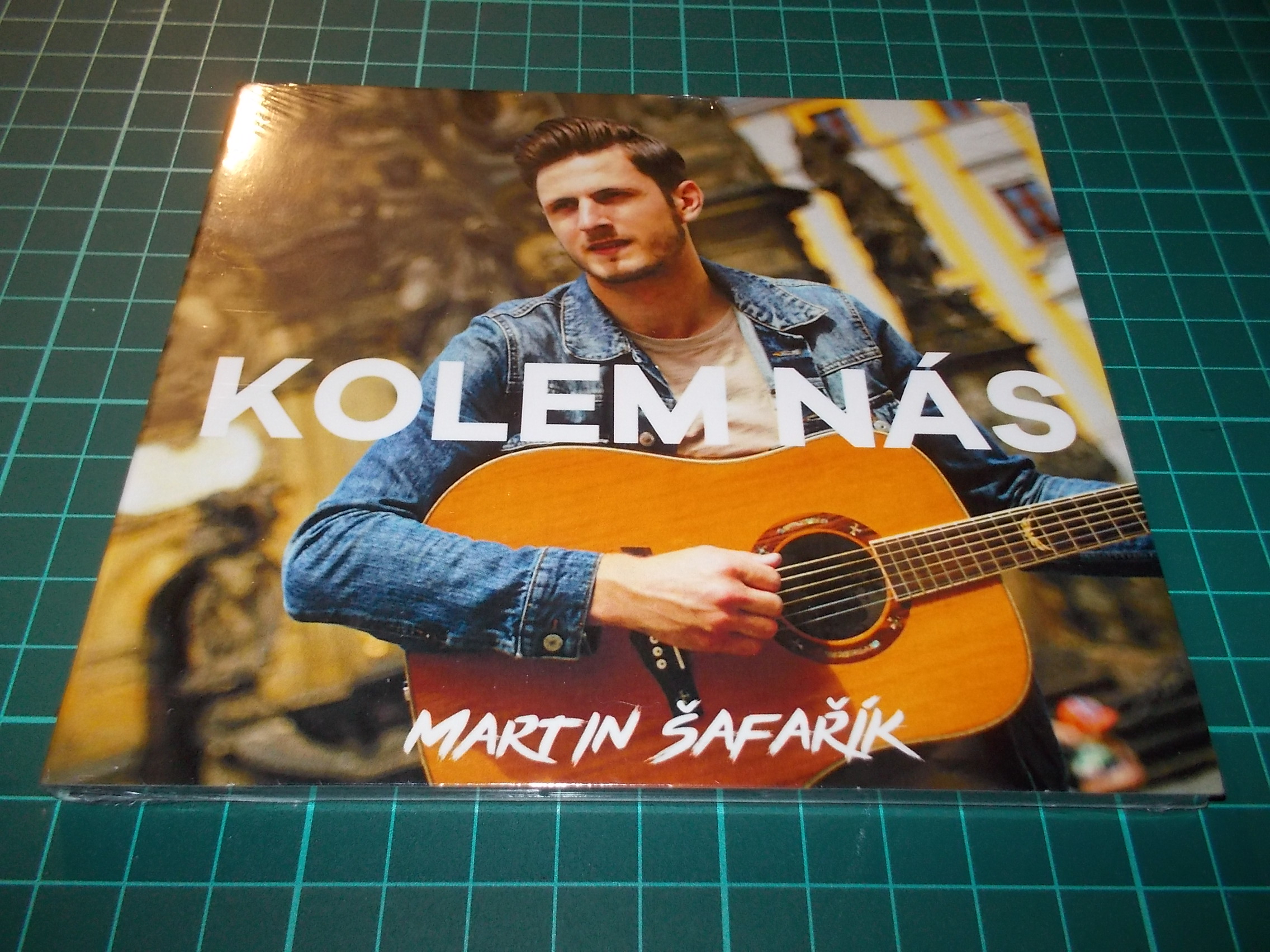 MARTIN ŠAFAŘÍK - KOLEM NÁS (CD) Digipack