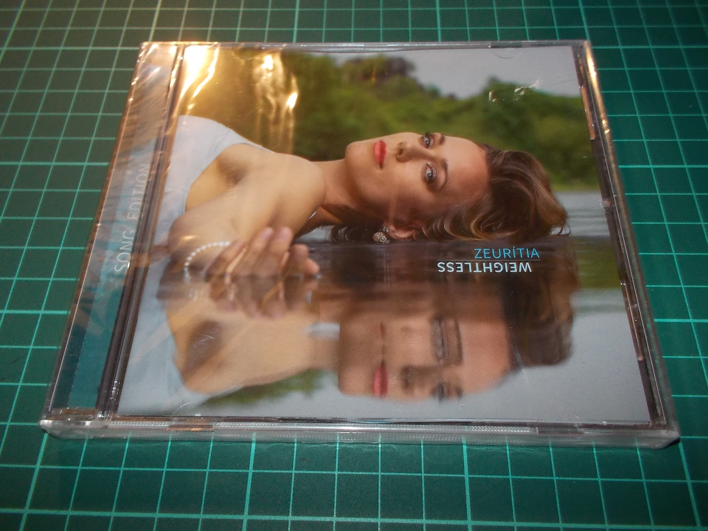 ZEURÍTIA - WIEGHTLESS (CD)