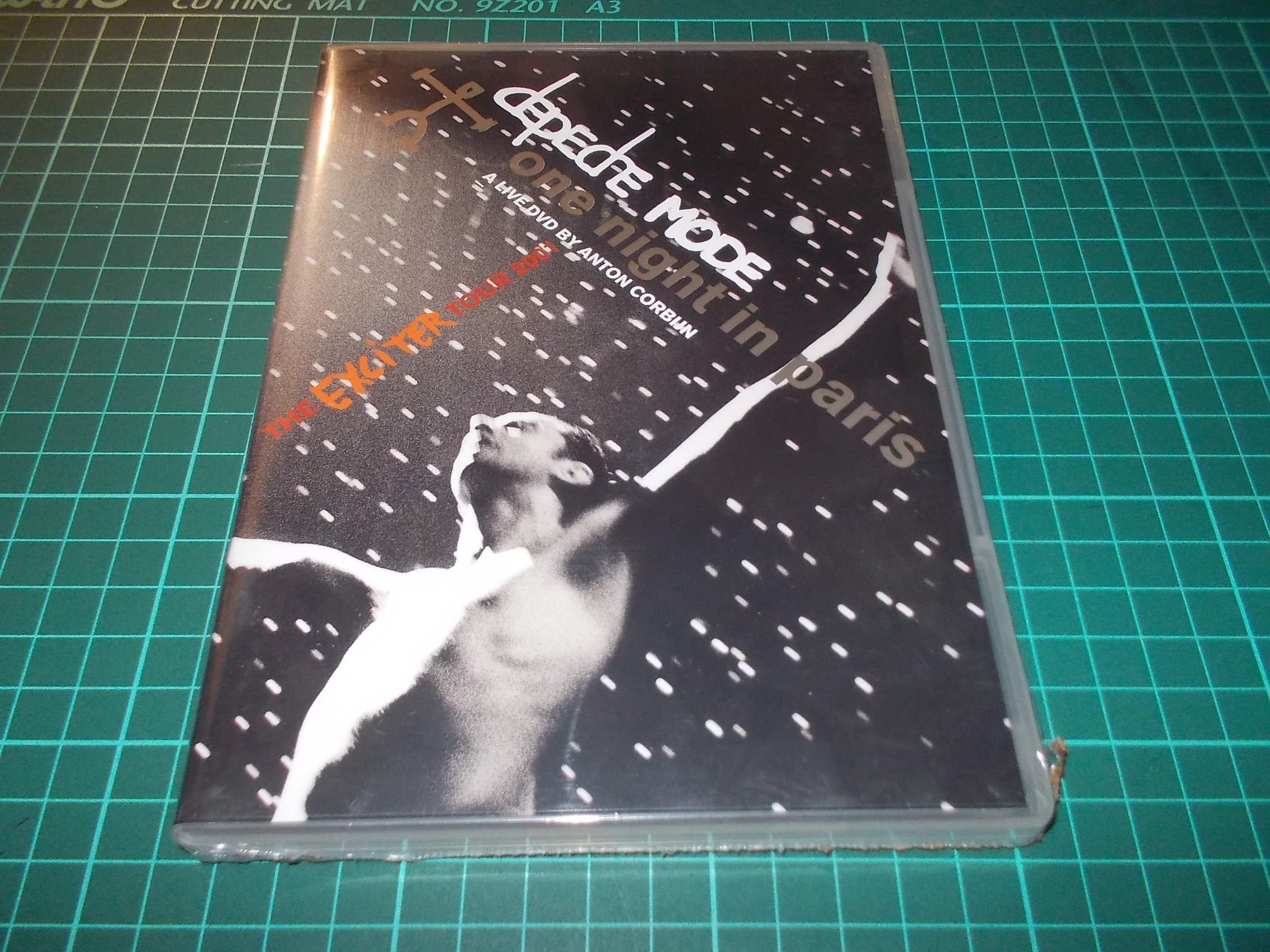 DEPECHE MODE - One Night in Paris - The Exciter Tour 2001 - A Live DVD by Anton Corbijn (2DVD)