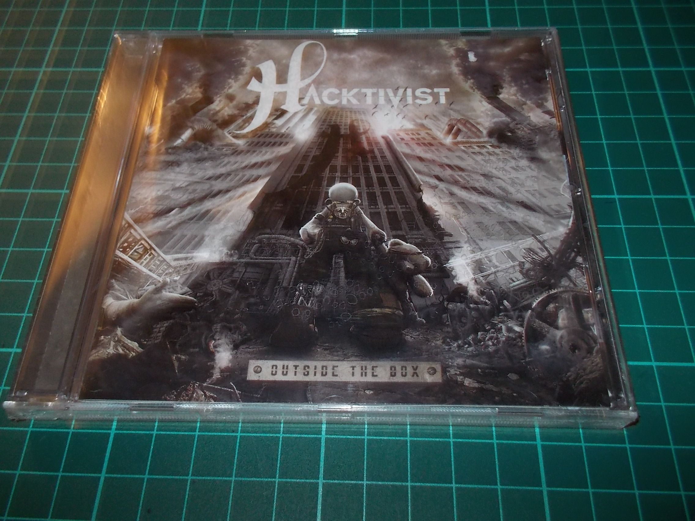 Hacktivist - Outside The Box (CD)