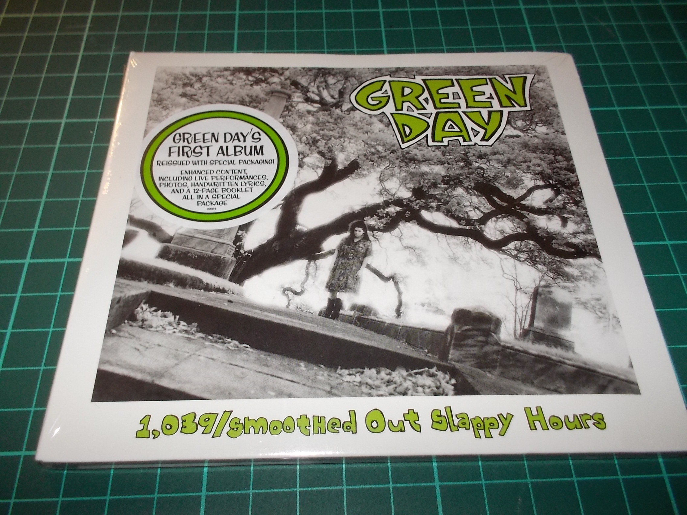 Green Day - 1,039/Smoothed Out Slappy Hours (CD) Digipack
