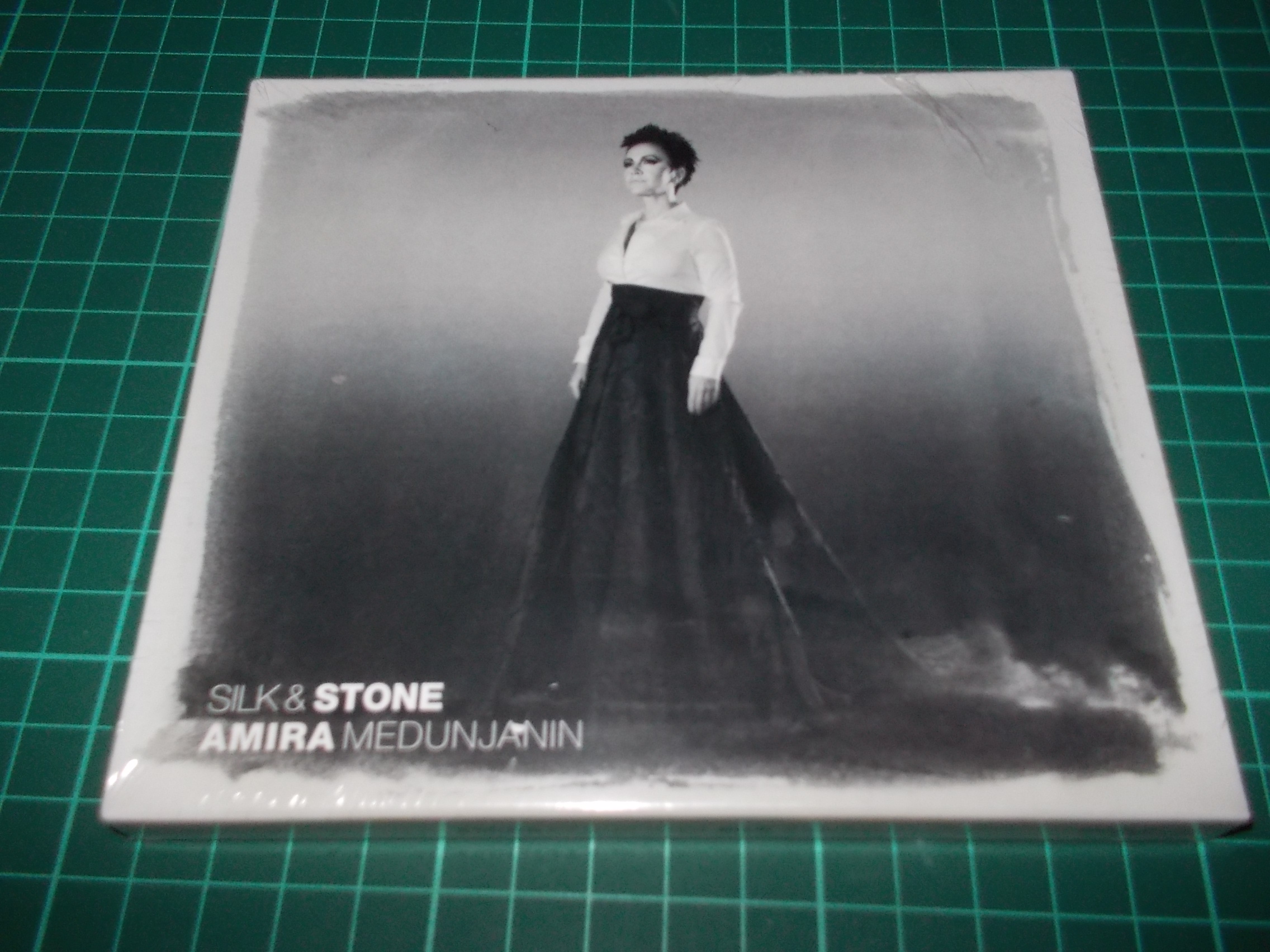 Amira Medunjanin - Silk & Stone (CD)