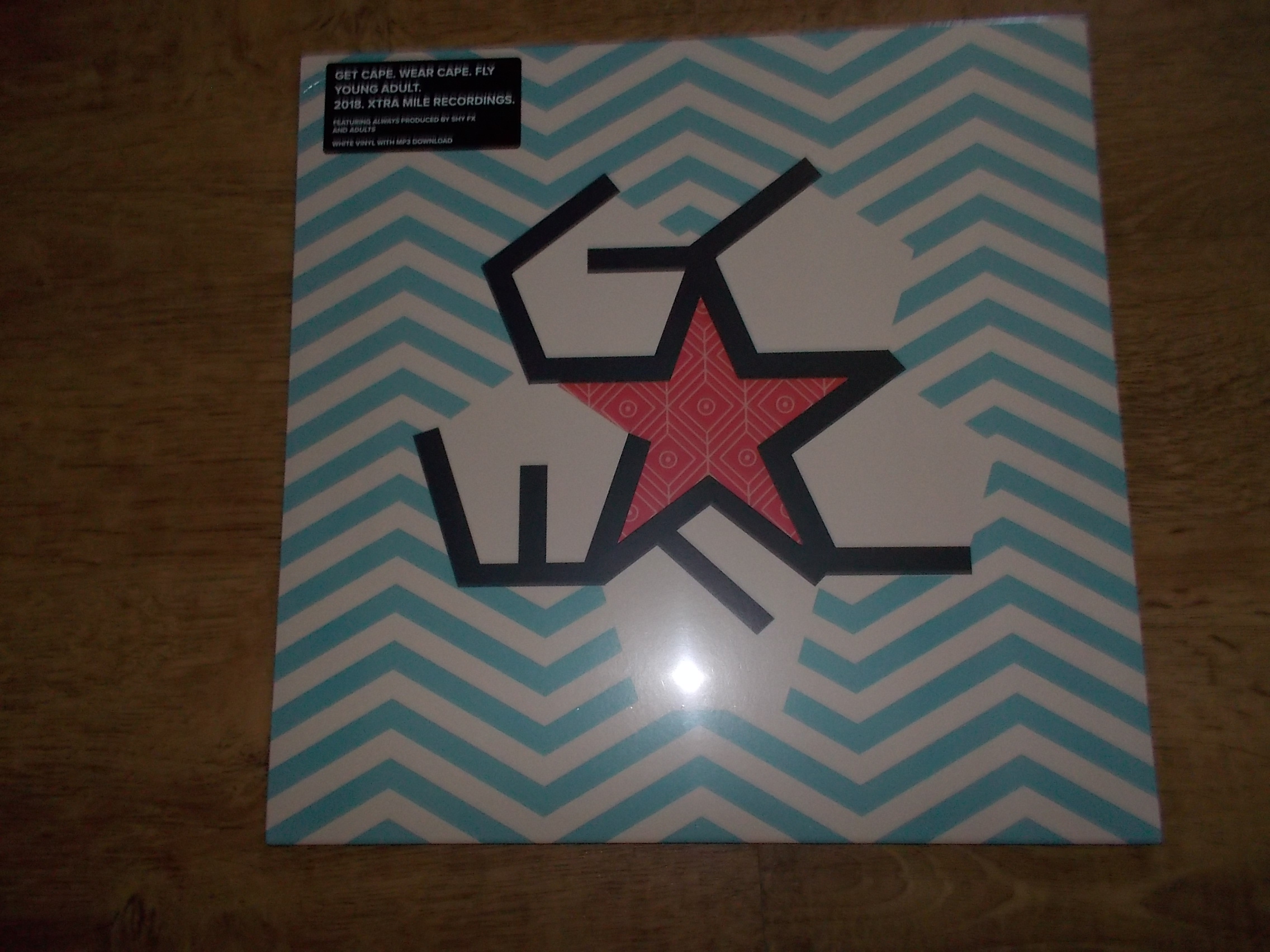 Get Cape. Wear Cape. Fly - Young Adult (Vinyl-LP)