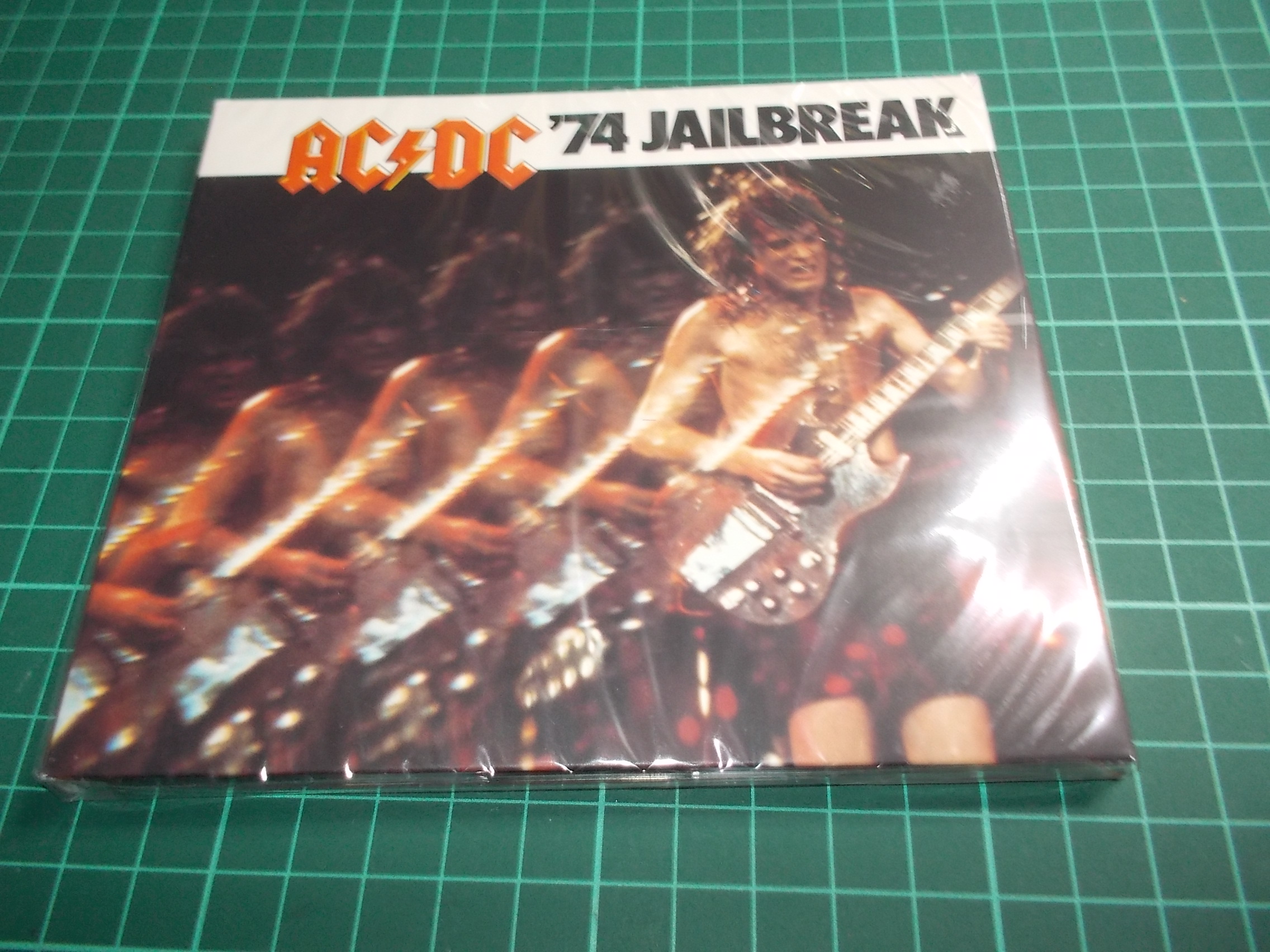 AC/DC - JAILBREAK'74 - REMASTERED (CD) Digipack