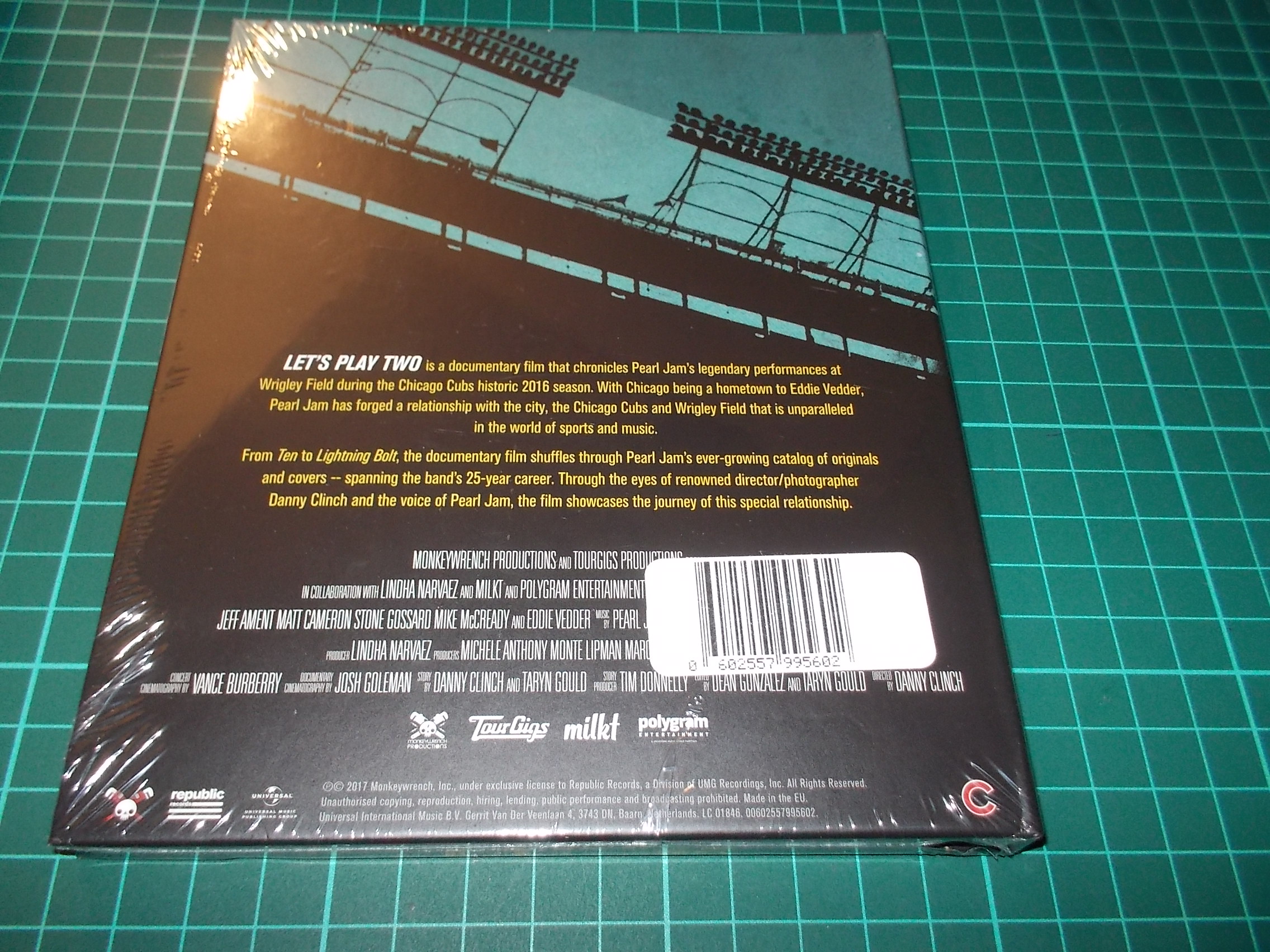Pearl Jam - Let´s Play Two (Blu-ray) Hardback Cover