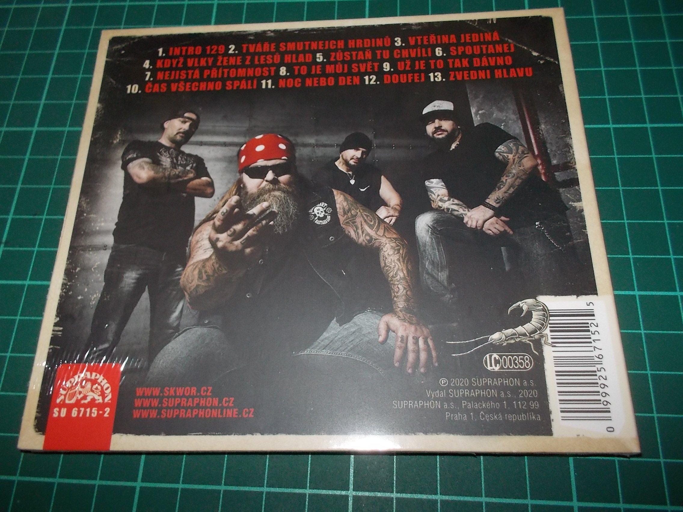 Škwor - Tváře smutnejch hrdinů (CD) Digipack  