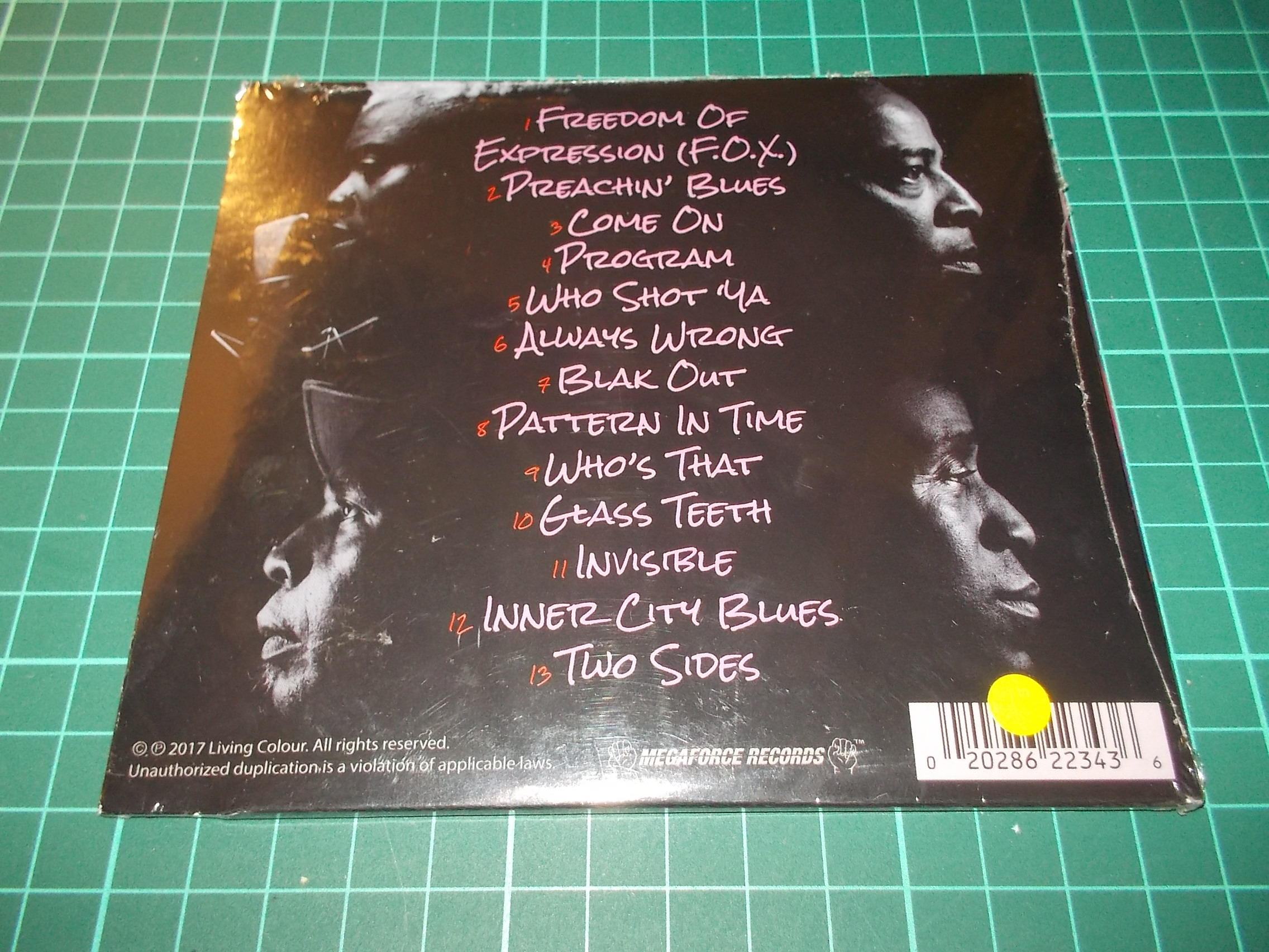 LIVING COLOUR - SHADE  (CD) Digipack