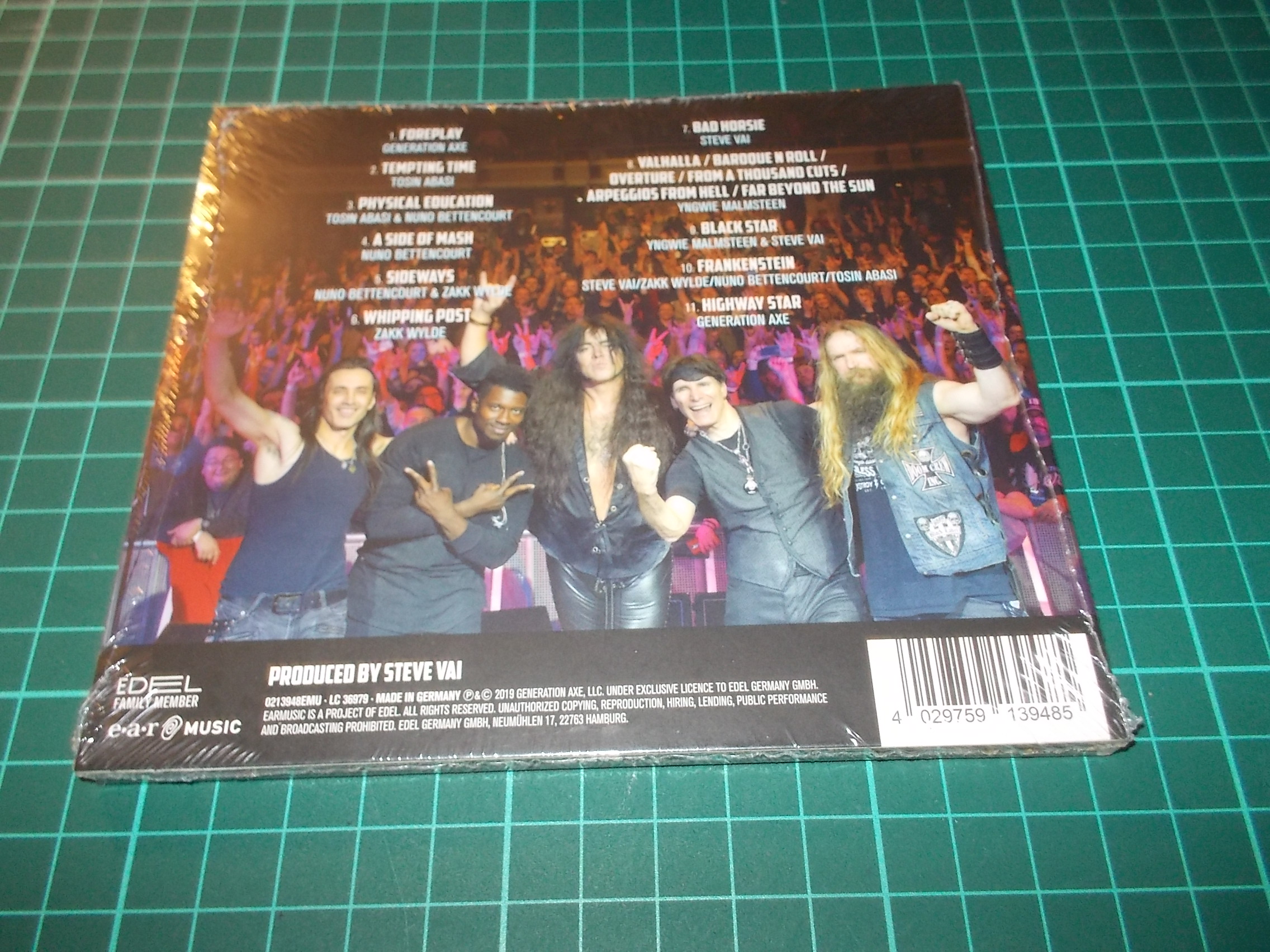 GENERATION AXE - GUITARS THAT DESTROYED THE WORLD (CD) Digipack