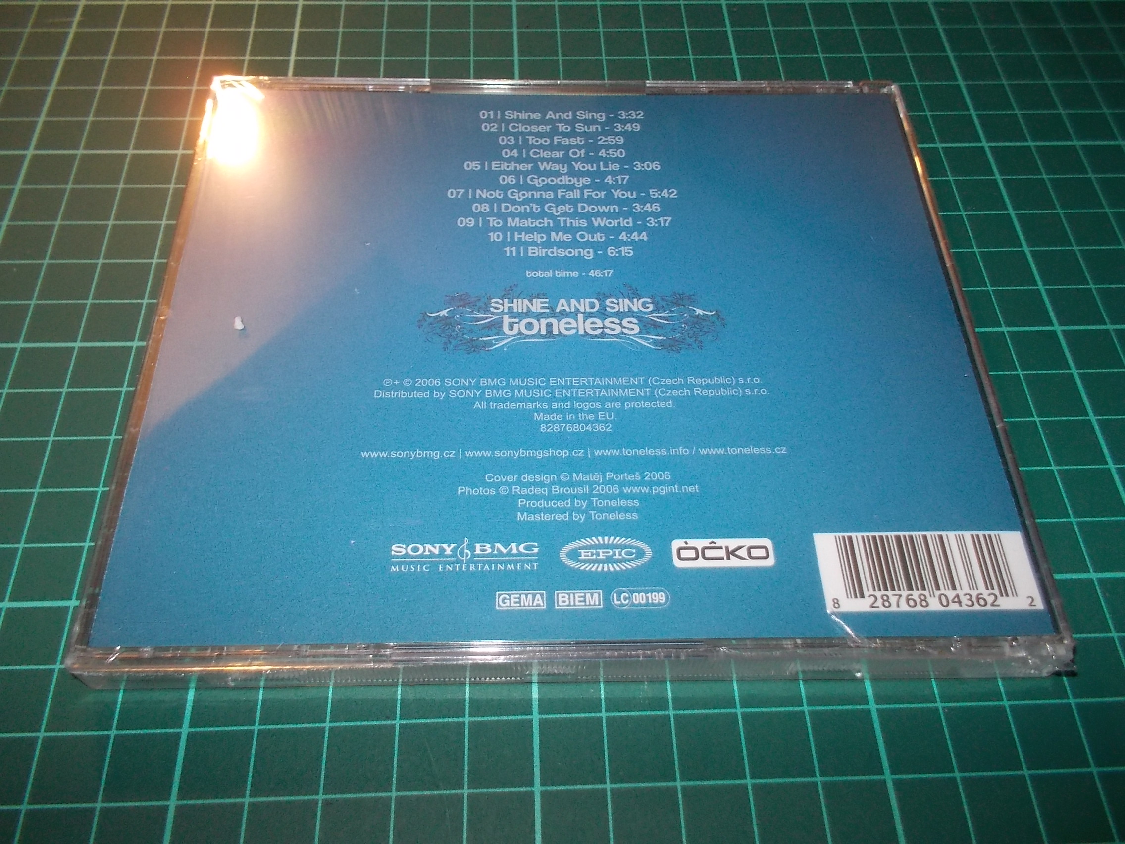 Toneless - Shine And Sing (CD)