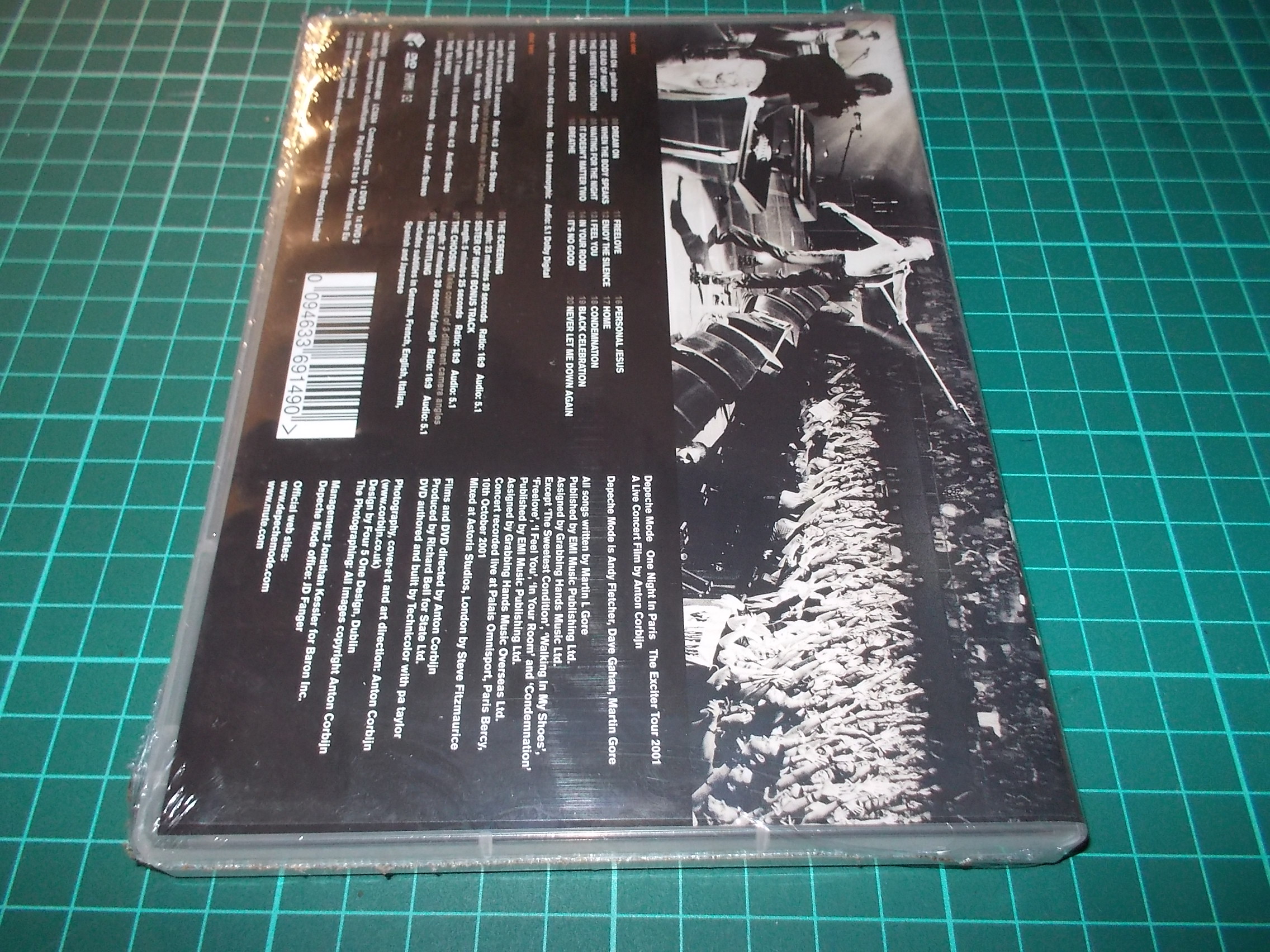DEPECHE MODE - One Night in Paris - The Exciter Tour 2001 - A Live DVD by Anton Corbijn (2DVD)