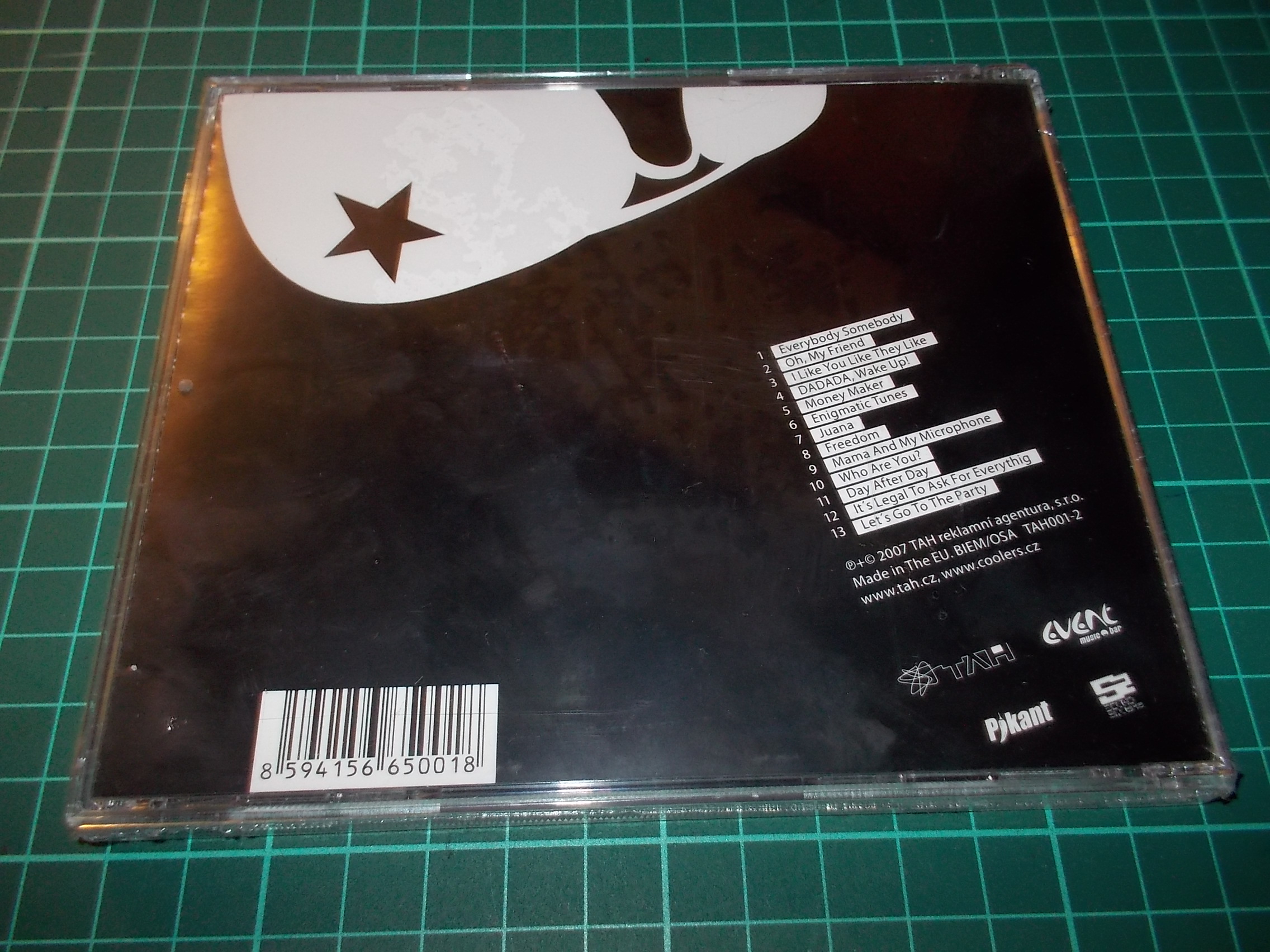 COOLERS - WE LIVE FOR A KICK (CD)