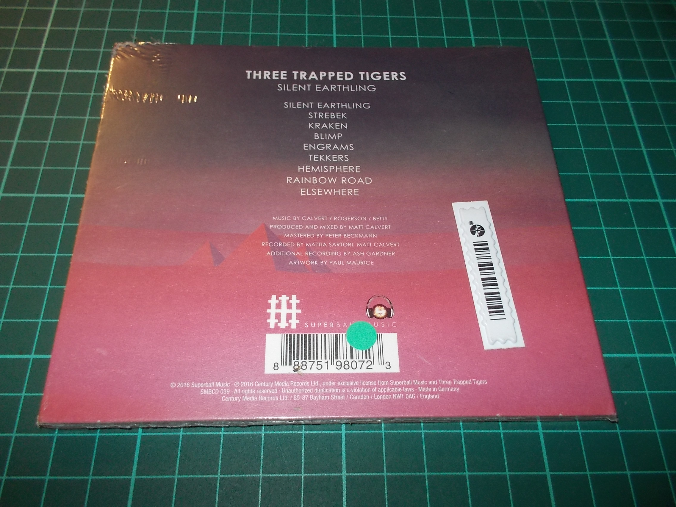 Three Trapped Tigers - Silent Earthling (CD) Digipack