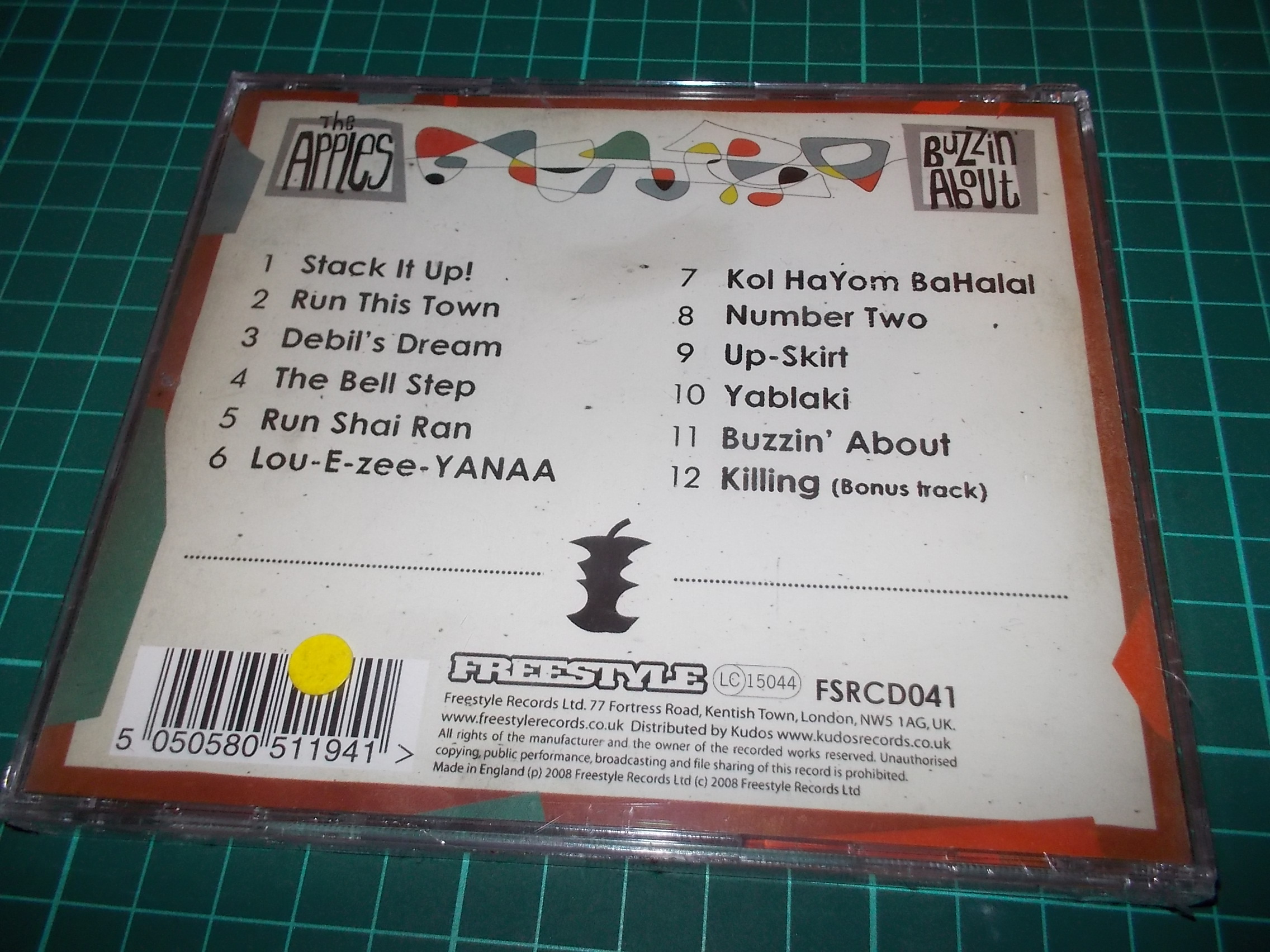 The Apples - Buzzin About (CD)