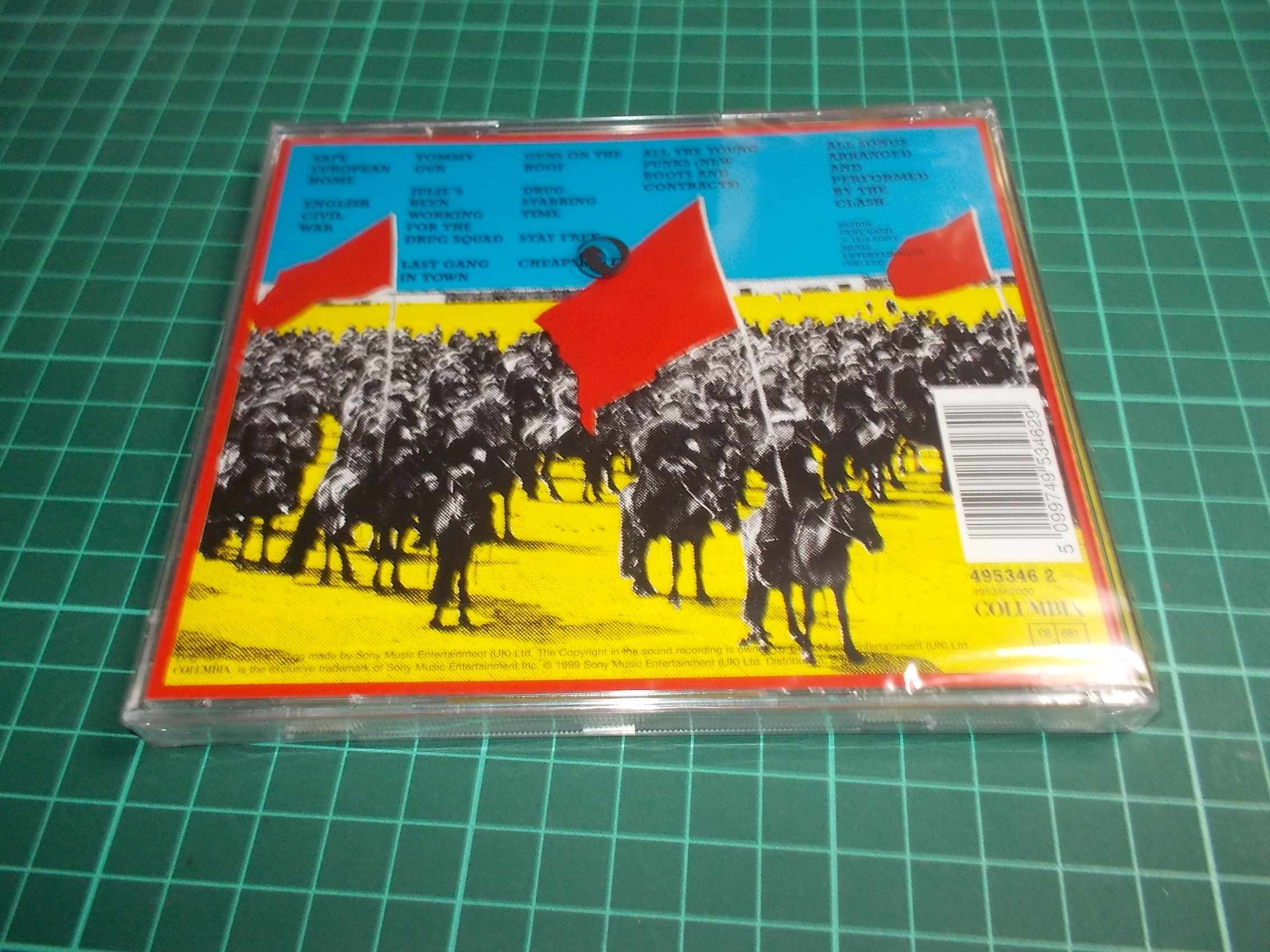 THE CLASH - GIVE'EM ENOUGH ROPE (CD)