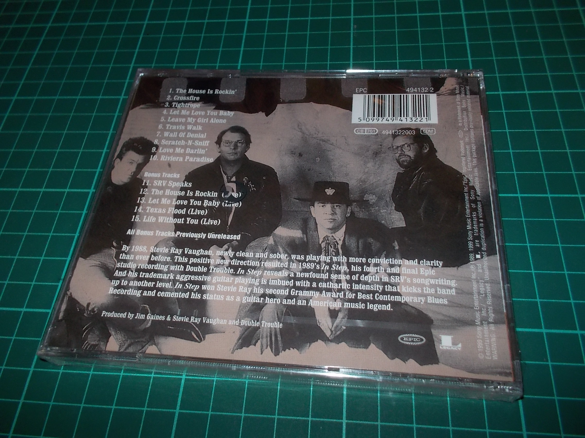 STEVIE RAY VAUGHAN - IN STEP (CD)