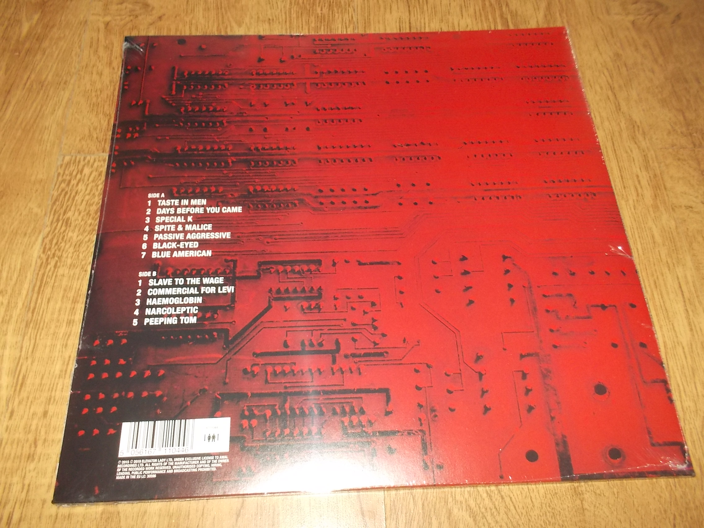 Placebo - Black Market Music