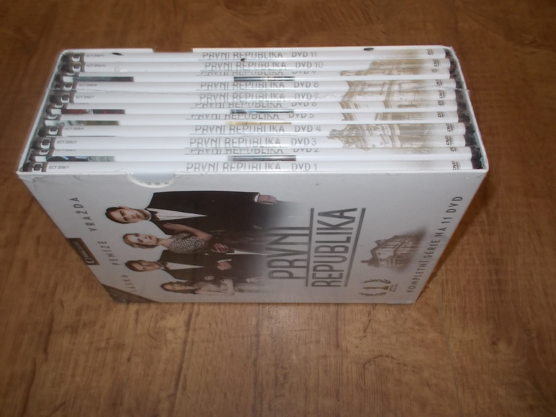 První republika - Kompletní 1. série (11DVD) TV SERIÁL 