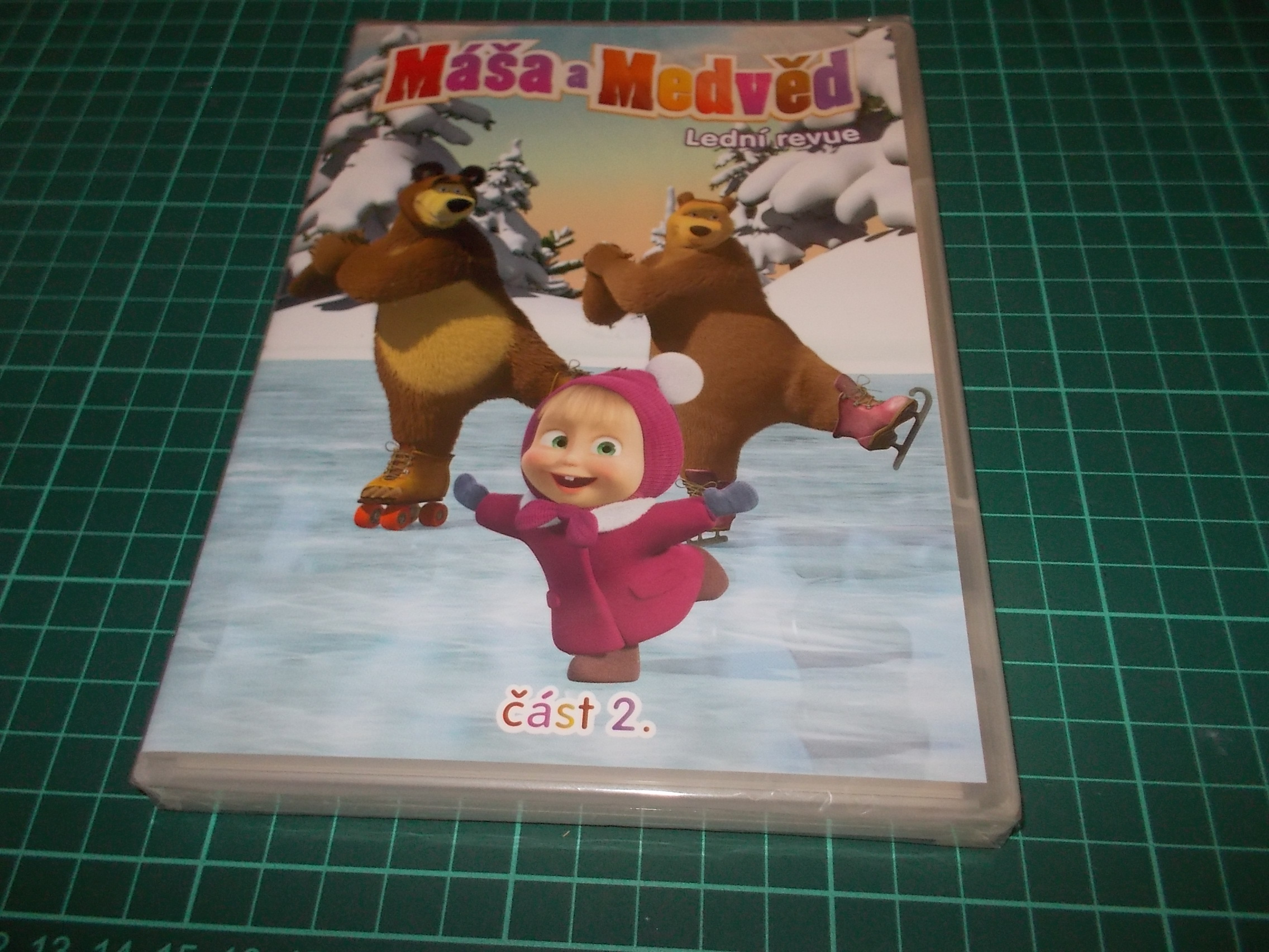 Máša a medvěd SET 4 (DVD)