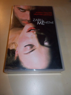 ZABIJ MĚ NĚŽNĚ (VHS) 