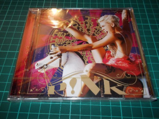 Pink (P!nk) - Funhouse TOUR EDITION (CD-DVD) > varianta TOUR EDITION